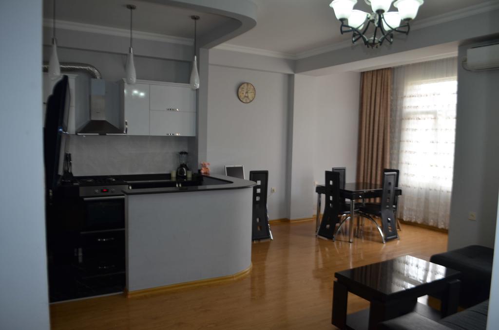 Apartment Like Home Batumi Room photo